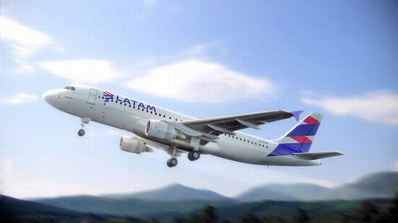 latam avion 02
