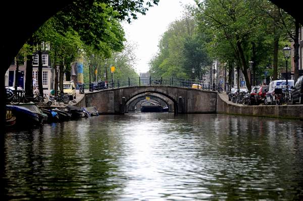 ams_bote_001