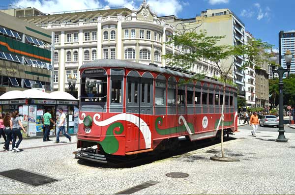 vagon-biblioteca-curitiba
