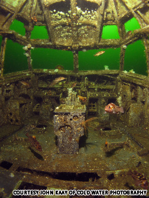 aviones_escultura_submarina